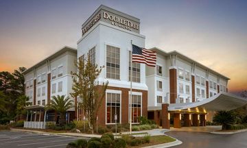 DoubleTree by Hilton Savannah Airport