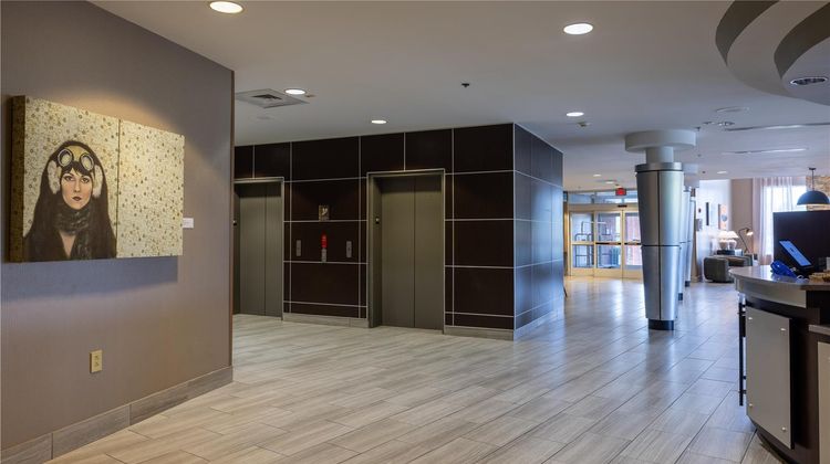 DoubleTree by Hilton Savannah Airport Lobby