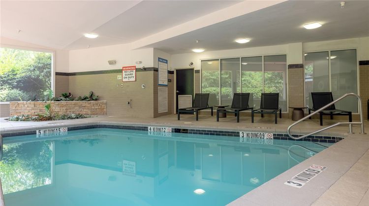 DoubleTree by Hilton Savannah Airport Pool