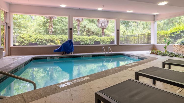 DoubleTree by Hilton Savannah Airport Pool
