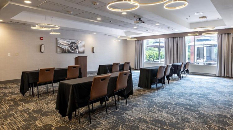 DoubleTree by Hilton Savannah Airport Meeting