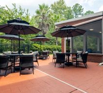 DoubleTree by Hilton Savannah Airport Exterior