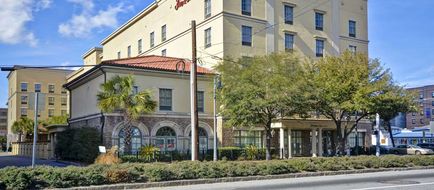 Hampton Inn & Suites Historic District Exterior