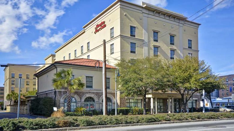 <b>Hampton Inn & Suites Historic District Exterior</b>. Images powered by <a href="https://iceportal.shijigroup.com/" title="IcePortal" target="_blank">IcePortal</a>.