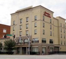 Hampton Inn & Suites Historic District Exterior