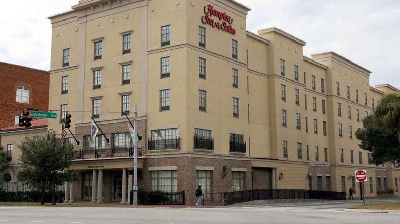 <b>Hampton Inn & Suites Historic District Exterior</b>. Images powered by <a href="https://iceportal.shijigroup.com/" title="IcePortal" target="_blank">IcePortal</a>.