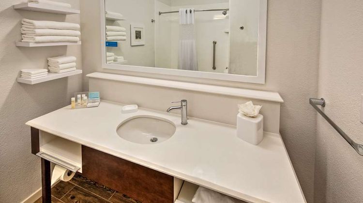 Hampton Inn Savannah - I-95 North Room