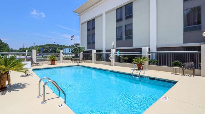 <b>Hampton Inn I-95-Richmond Hill Pool</b>. Images powered by <a href="https://iceportal.shijigroup.com/" title="IcePortal" target="_blank">IcePortal</a>.