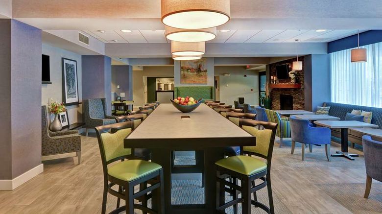 <b>Hampton Inn Sayre Lobby</b>. Images powered by <a href="https://iceportal.shijigroup.com/" title="IcePortal" target="_blank">IcePortal</a>.