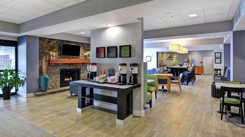 <b>Hampton Inn Sayre Lobby</b>. Images powered by <a href="https://iceportal.shijigroup.com/" title="IcePortal" target="_blank">IcePortal</a>.