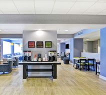 Hampton Inn Sayre Lobby