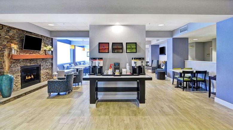 <b>Hampton Inn Sayre Lobby</b>. Images powered by <a href="https://iceportal.shijigroup.com/" title="IcePortal" target="_blank">IcePortal</a>.