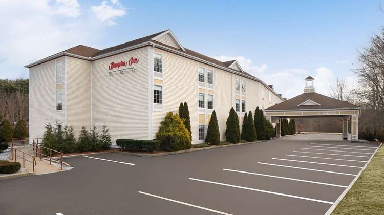 Hampton Inn Sturbridge Exterior