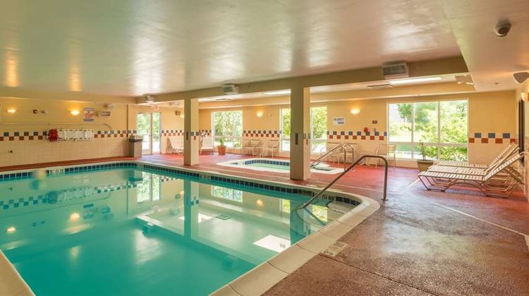 Hampton Inn Goshen Pool