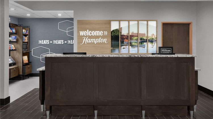 Hampton Inn & Suites Mishawaka Lobby