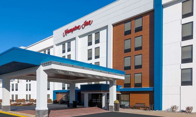 Hampton Inn Salisbury Exterior