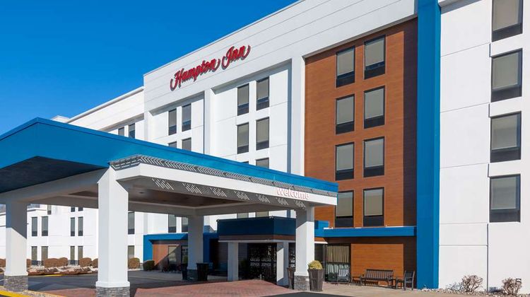 Hampton Inn Salisbury Exterior