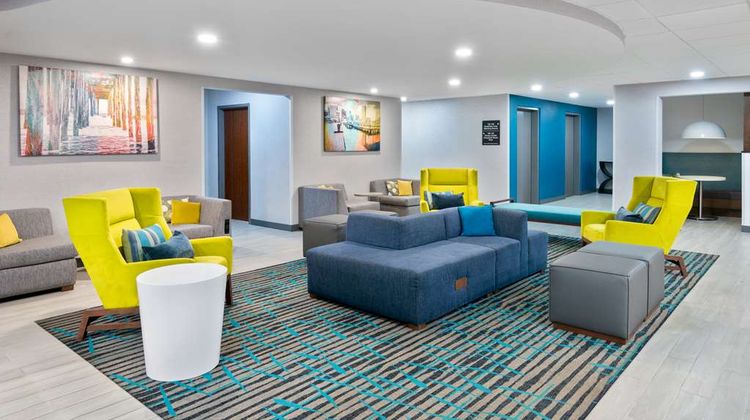 Hampton Inn Salisbury Lobby