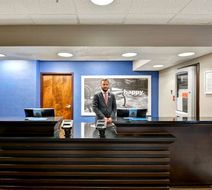 Hampton Inn State College Lobby