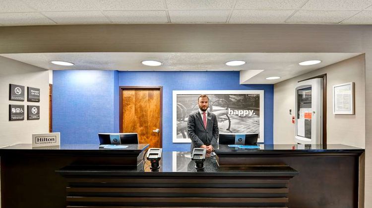 Hampton Inn State College Lobby