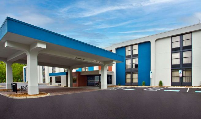 Hampton Inn State College Exterior