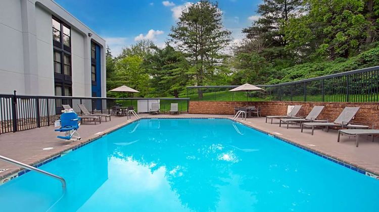 Hampton Inn State College Pool