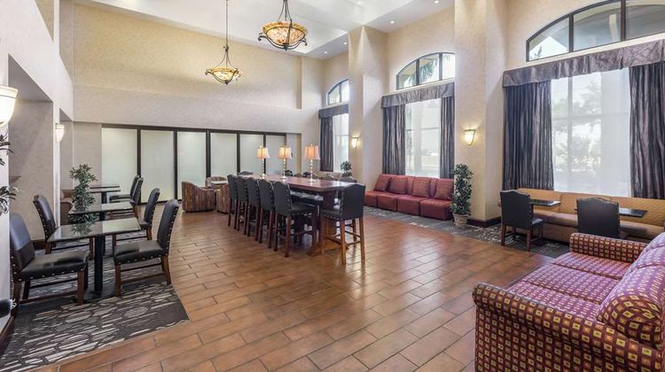 Hampton Inn & Suites Lodi Lobby
