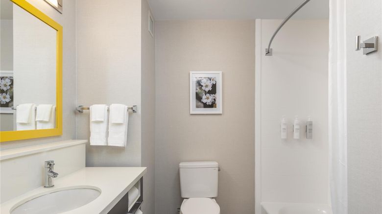 <b>Hampton Inn & Suites Manteca Room</b>. Images powered by <a href="https://iceportal.shijigroup.com/" title="IcePortal" target="_blank">IcePortal</a>.