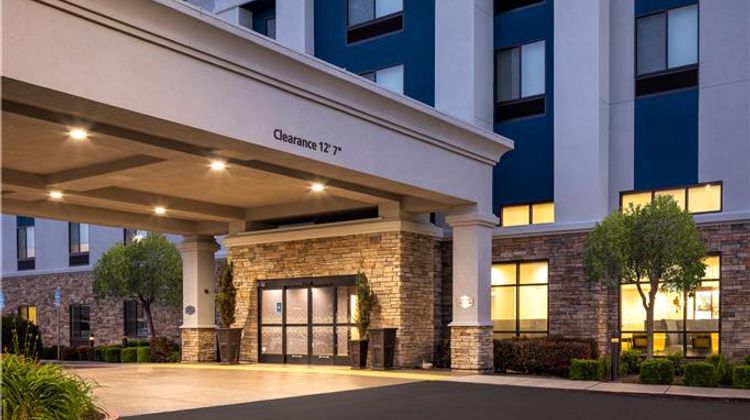 Hampton Inn & Suites Manteca Exterior