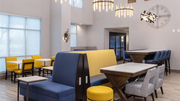 Hampton Inn & Suites Manteca Lobby