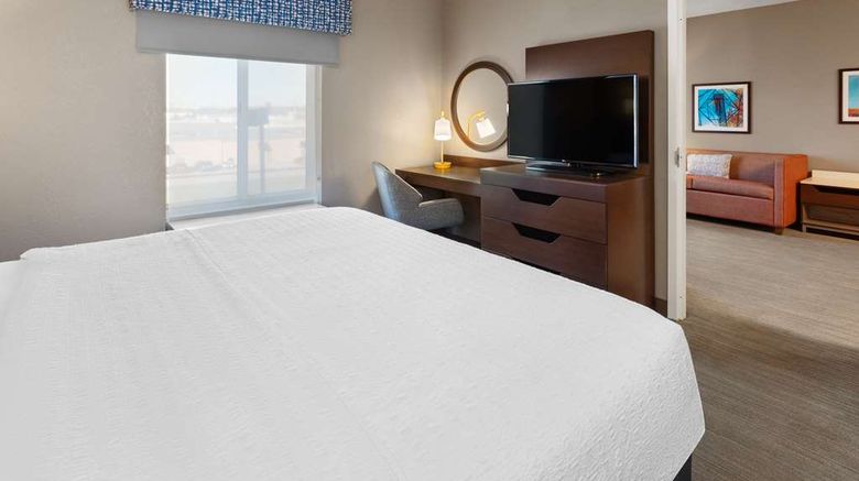 <b>Hampton Inn & Suites Scottsburg Room</b>. Images powered by <a href="https://iceportal.shijigroup.com/" title="IcePortal" target="_blank">IcePortal</a>.