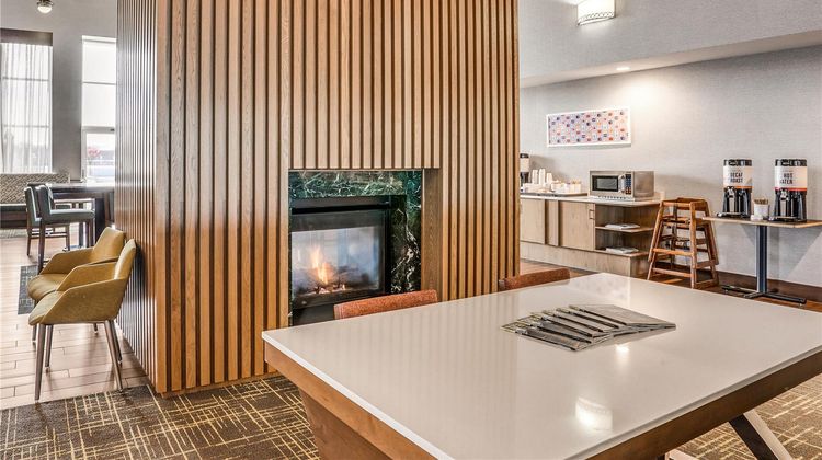 Hampton Inn & Suites Scottsburg Lobby