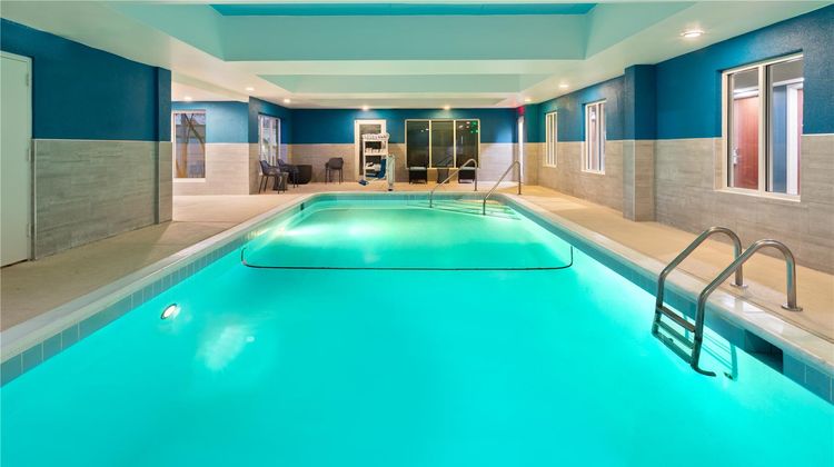 Hampton Inn & Suites Scottsburg Pool