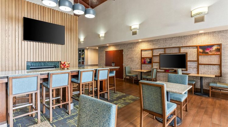 Hampton Inn & Suites Scottsburg Lobby