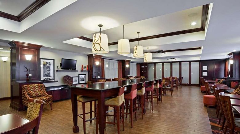 <b>Hampton Inn Milford Lobby</b>. Images powered by <a href="https://iceportal.shijigroup.com/" title="IcePortal" target="_blank">IcePortal</a>.