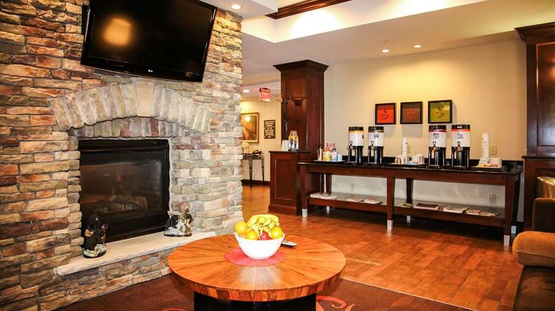 <b>Hampton Inn Milford Lobby</b>. Images powered by <a href="https://iceportal.shijigroup.com/" title="IcePortal" target="_blank">IcePortal</a>.
