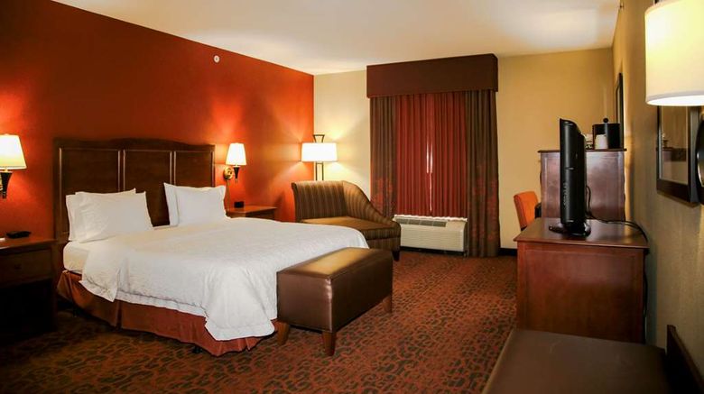 <b>Hampton Inn Milford Room</b>. Images powered by <a href="https://iceportal.shijigroup.com/" title="IcePortal" target="_blank">IcePortal</a>.