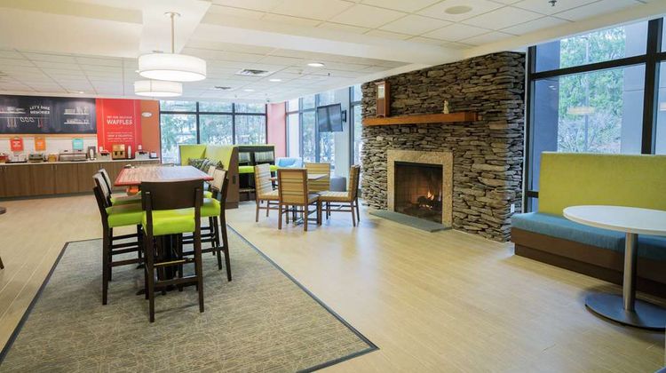Hampton Inn Clarks Summit Lobby