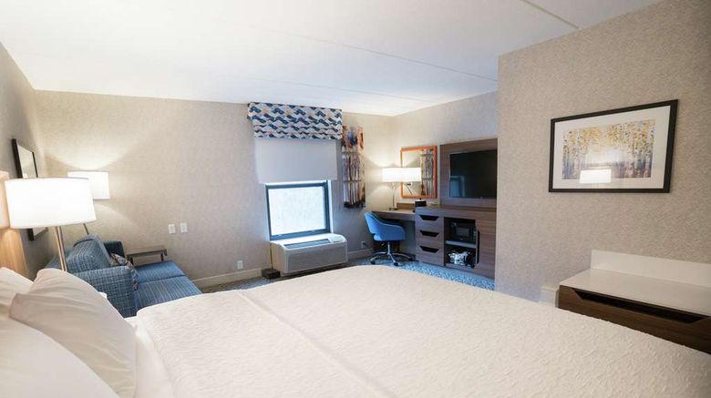 <b>Hampton Inn Clarks Summit Room</b>. Images powered by <a href="https://iceportal.shijigroup.com/" title="IcePortal" target="_blank">IcePortal</a>.