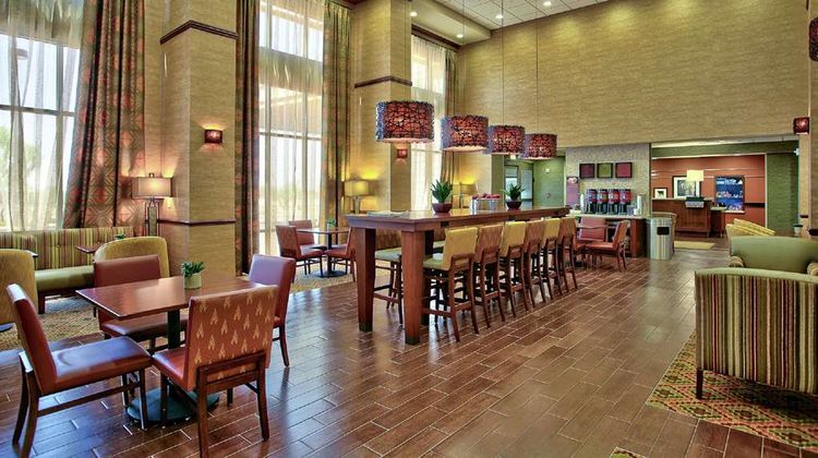 Hampton Inn & Suites Talking Stick Lobby