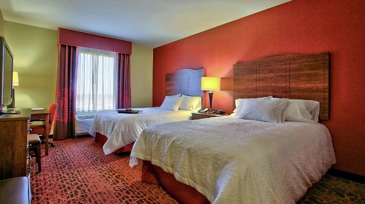 Hampton Inn & Suites Talking Stick Room