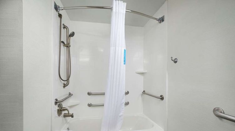 Hampton Inn I-65-Brooks Rd. Room