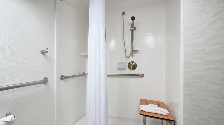 Hampton Inn I-65-Brooks Rd. Room