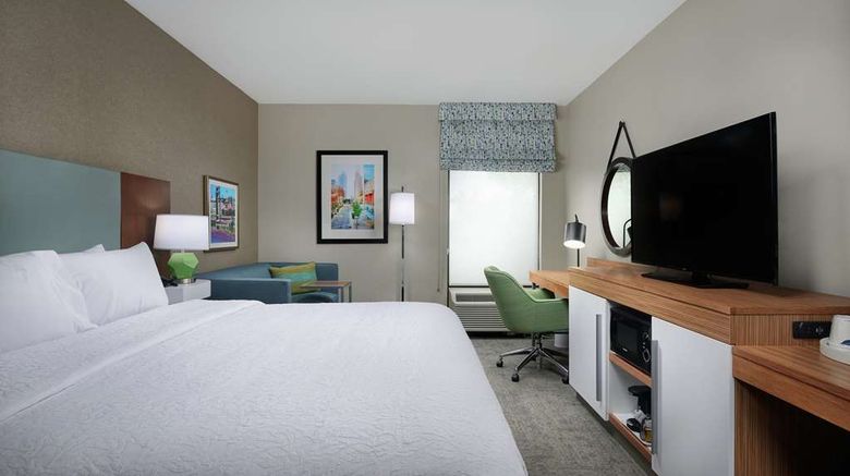 <b>Hampton Inn I-65-Brooks Rd. Room</b>. Images powered by <a href="https://iceportal.shijigroup.com/" title="IcePortal" target="_blank">IcePortal</a>.