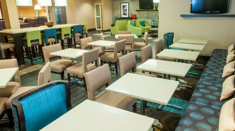 <b>Hampton Inn Clarksville Restaurant</b>. Images powered by <a href="https://iceportal.shijigroup.com/" title="IcePortal" target="_blank">IcePortal</a>.