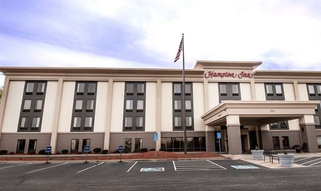 Hampton Inn Clarksville Exterior