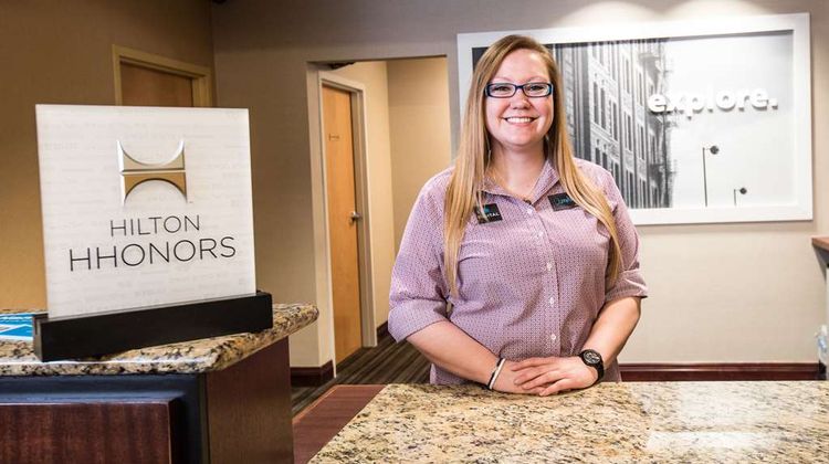 Hampton Inn Clarksville Lobby