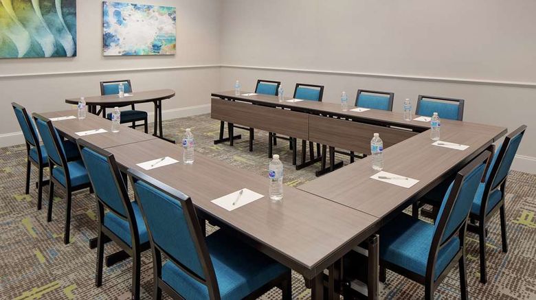 <b>Hampton Inn Louisville Downtown Meeting</b>. Images powered by <a href="https://iceportal.shijigroup.com/" title="IcePortal" target="_blank">IcePortal</a>.