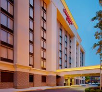 Hampton Inn Louisville Downtown Exterior