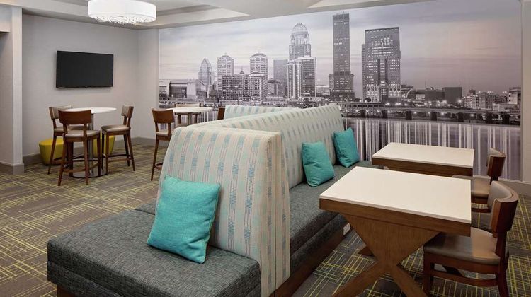 Hampton Inn Louisville Downtown Lobby